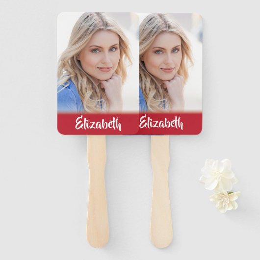 Uw eigen foto Rode Monogram Afstuderen Hand Fan Handwaaier (Voorkant en achterkant)