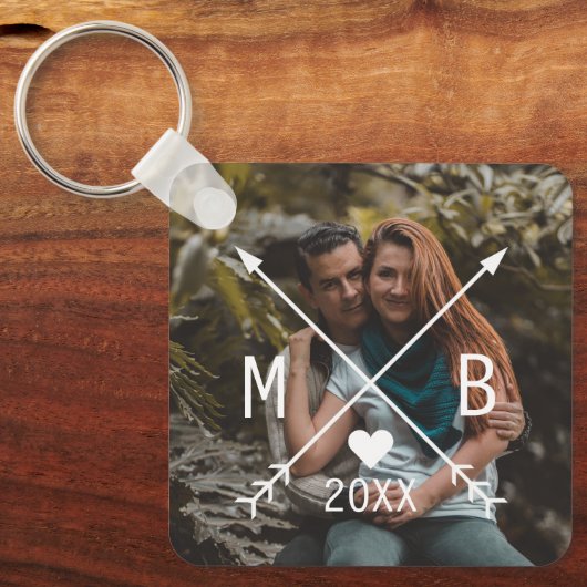 Uw elegante classy monogram liefde hart pijlen sleutelhanger (Voorkant)