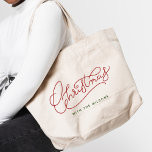 Uw Familie Kerstmis Modern Script Familienaam Grote Tote Bag<br><div class="desc">Modern,  minimalistisch kerstkalligrafie ontwerp met uw familienaam! Eenvoudig maar toch stijlvol in rood en groen,  dit schattige tas zorgt voor de perfecte feestelijke accessoire! Rock de feestdagen in onze gepersonaliseerde tassen met modern script. Dit is het seizoen voor stijlvolle vreugde! 🛍️🎄 #ChristmasStyle #FamilyFun</div>