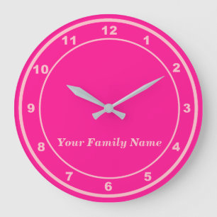 Uw familienaam op roze ronde wandklok