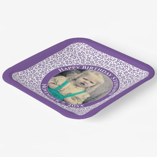 Uw foto 25 Willekeurig getallenpatroon Paarse/wit Papieren Bordje (Gebogen)