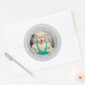 Uw foto Eenvoudige Stripes Patroon Grijs/Wit Ronde Sticker (Envelop)