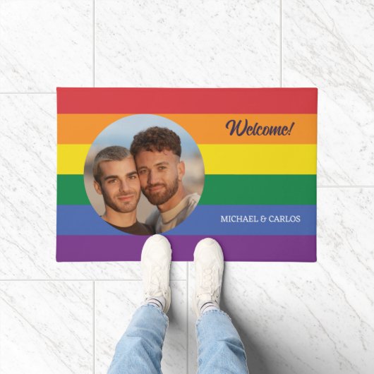 UW foto en aangepaste naam (namen) Rainbow Flag Deurmat (Binnen)