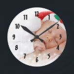 Uw foto hier wandklok<br><div class="desc">Creëer is een soort onvergeeflijk cadeau voor vrienden en familie. Pas een muurklok aan met een foto van jou of je familie, of misschien een schattige foto van je nieuwe baby of huisdier! Vervang gewoon de foto van de sjabloon door je eigen foto.</div>