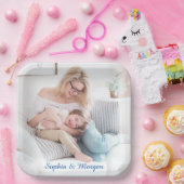 Uw foto's en namen in blauw script papieren bordje (Feest)