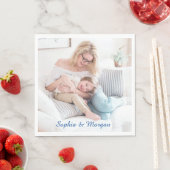 Uw foto's en namen in blauw script servet (Insitu)