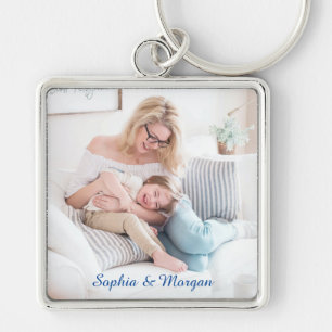 Uw foto's en namen in blauw script sleutelhanger