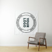 Uw geüploade Logo + bewerkbare circulaire tekst Wandkleed (In Situ (horizontaal))