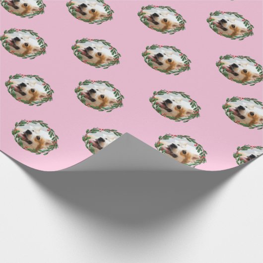 Uw hond in kerstpapier met roze vulling cadeaupapier (Hoek)