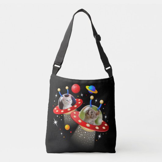 Uw katten in een Alien Spaceship UFO Sci Fi Scene Crossbody Tas (Voorkant)