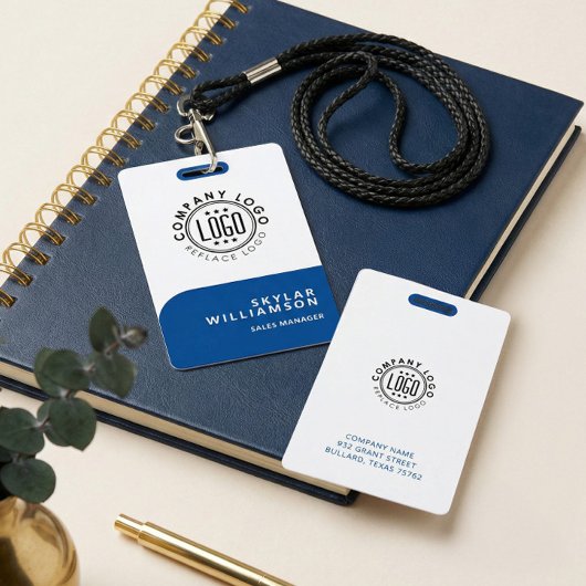 Uw Logo hier minimale blauwe en witte identiteit Badge