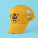 Uw Logo hier | Yellow Trucking Company Personeel P Trucker Pet<br><div class="desc">Voor trucking bedrijfseigenaren of management zal dit je leven gemakkelijker maken. Dit Yellow Trucking Company Staff Pet is bedoeld voor chauffeurs, personeel en medewerkers van een vrachtwagen- en logistiekbedrijf. Met een "Uw Logo hier" plaatsaanduiding die u snel en gemakkelijk kunt vervangen door uw eigen bedrijf logo en voila! Je hebt...</div>
