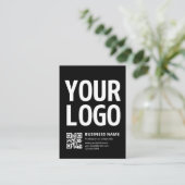 Uw logo met bewerkbare QR-code en tekst Visitekaartje (Staand voorkant)