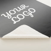 Uw Logo & Modern Donkergrijs bewerkbare kleur Ombr Sherpa Deken (3/4)
