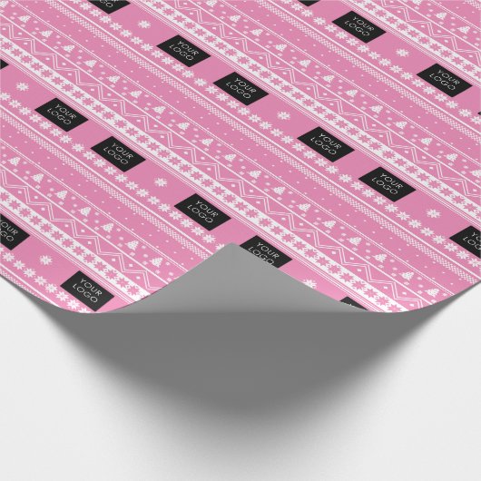Uw Logo Nordic Kerstpatroonroze Cadeaupapier (Hoek)