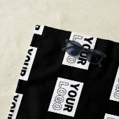 Uw Logo of ontwerp | Bewerkbare kleurenachtergrond Strandlaken (In situ)