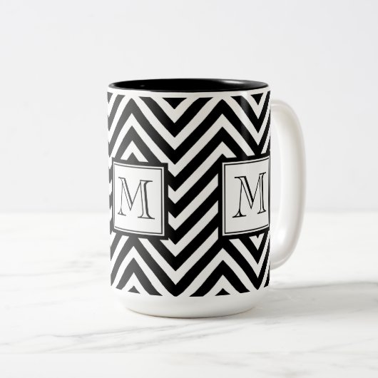 UW MONOGRAM, ZWARTE CHEVRON TWEEKLEURIGE KOFFIEMOK (Voorkant rechts)