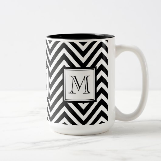 UW MONOGRAM, ZWARTE CHEVRON TWEEKLEURIGE KOFFIEMOK (Rechts)