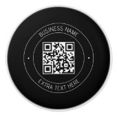 Uw QR-code & bewerkbare tekst | Zwart-wit Keramische Knop (Voorkant)