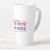 Uw stem Uw stem gekleurd lettertype Latte Mok (Rechterhoek)