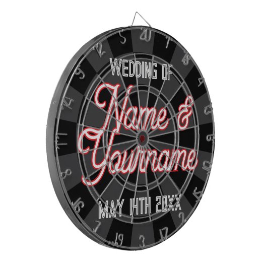 Uw trouwnamen en datum op zwarte houtskool grijs dartbord (Voorkant Links)