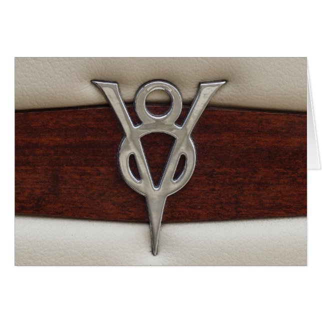 V8 Chrome Embleem leder en hout (Voorkant Horizontaal)