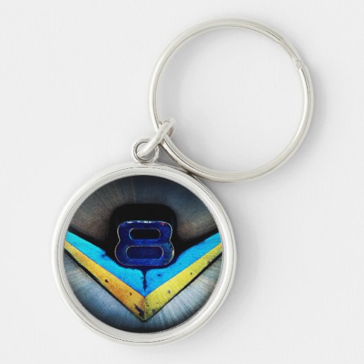 V8 Emblem Art Sleutelhanger (Voorkant)