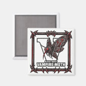 V is voor Vampire Moth – GTA Style ABC Leren Magneet (Voorkant / Achterkant)