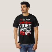 V is voor videogames Funny Valentijnsdag Gamer T-shirt (Voorkant volledig)