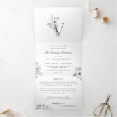 'V' Monogram mooi geborsteld Floral Wedding Drieluik Uitnodiging (Binnen)