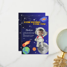 V Voor Overwinning V Voor Plezier Astronaut Jongen