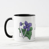 V voor Violets Flower Monogram Mok (Links)