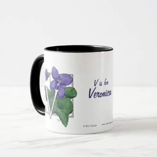 V voor Violets Flower Monogram Mok (Voorkant links)
