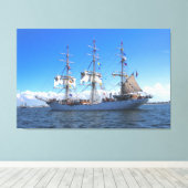 Vaartuig dat vliegt op het Canvas Afdruk (Insitu (Houten vloer))