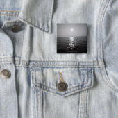 Vaartuig op afstand op zee vierkante button 5,1 cm (In situ)