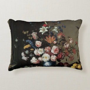 Vaas met bloemen bij een raam, Balthasar van der A Accent Kussen