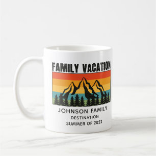 Vacation Mountains van de aangepaste familie die d Koffiemok