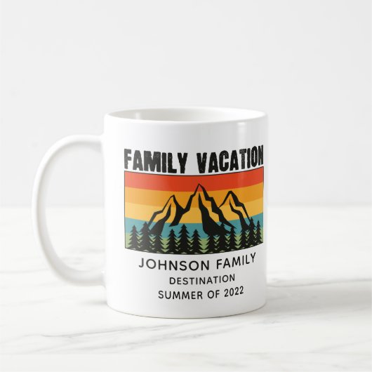 Vacation Mountains van de aangepaste familie die d Koffiemok (Links)