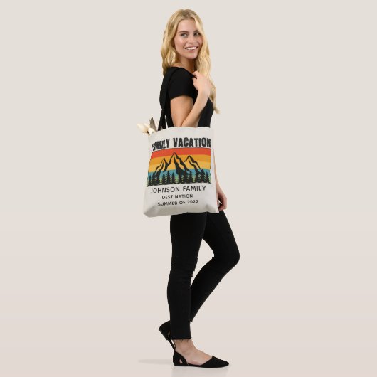 Vacation Mountains van de aangepaste familie die d Tote Bag (Op model)