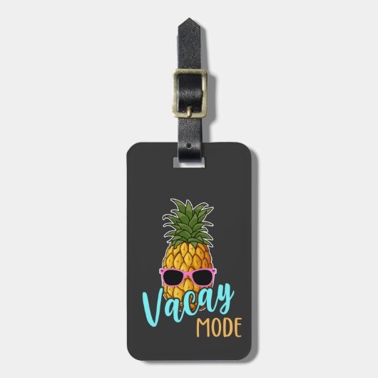 Vacay Mode Pineappel met zonnebril Bagagelabel (Voorkant verticaal)