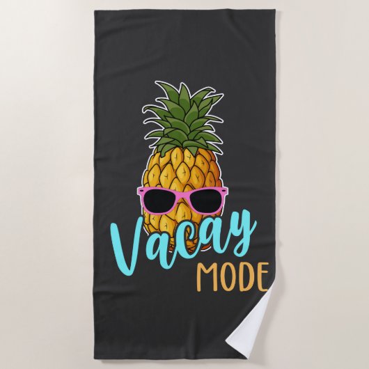 Vacay Mode Pineappel met zonnebril Strandlaken (Voorkant)