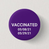 Vaccineerde paarse pin-knop met aangepaste datums ronde button 3,2 cm (Voorkant)