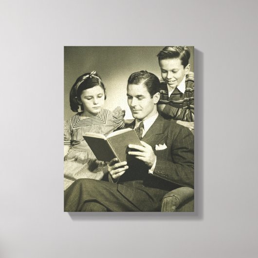 Vader leest zoon voor canvas afdruk (Voorkant)