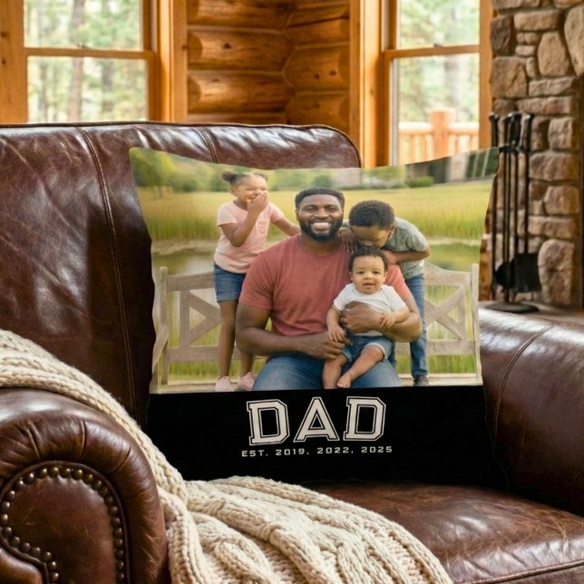 Vader Oprichtte Moderne Witte Foto Met Vette Lette Kussen (Creator heeft geüpload)