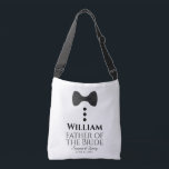 Vader van de Bride Black Stropdas Wedding Swag Bag Crossbody Tas<br><div class="desc">Deze leuke tassen zijn ontworpen als gunsten, geschenken of zwembaden voor de vader van de bruid. Ze hebben een afbeelding van een zwart stropdas met drie knoppen en tekst die de vader van de Bride leest met een ruimte om zijn naam in te voeren, evenals de namen van het trouwpaar...</div>