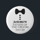 Vader van de Groom Wedding Button Name Tag<br><div class="desc">Deze leuke knoppen zijn ontworpen als cadeau voor de vader van de bruidegom. Ideaal om ze te identificeren bij een trouwdouche of een repetitief diner. De knopen kenmerken een afbeelding van een zwart stropdas met drie knopen. De tekst leest "Vader van de Groom" en heeft ruimte om zijn naam en...</div>