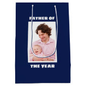 Vader van het Jaar Aangepaste Foto Papa Medium Cadeauzakje (Achterkant)