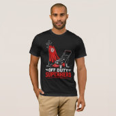 Vader van Superheld buiten Dienst Grasmaaier Funny T-shirt (Voorkant volledig)