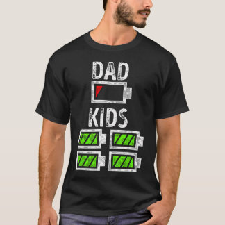 Vader Van Vier Lage Batterij Grappige Vader Van 4 T-shirt