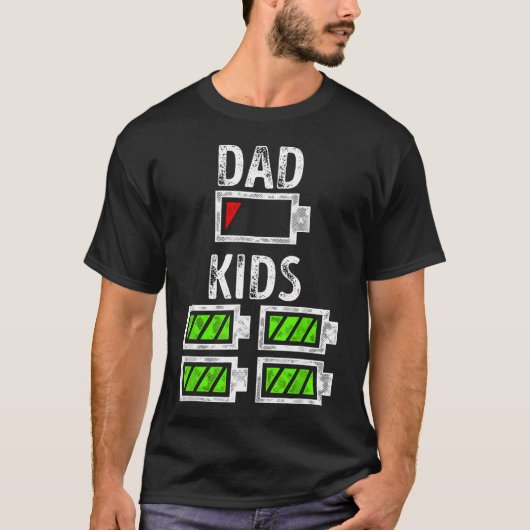 Vader Van Vier Lage Batterij Grappige Vader Van 4 T-shirt (Voorkant)